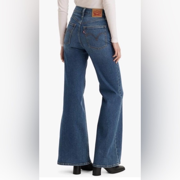 Levis Women’s Ribcage Bell Flared Super High Rise Med Wash Jeans Sz NWT - Picture 3 of 13